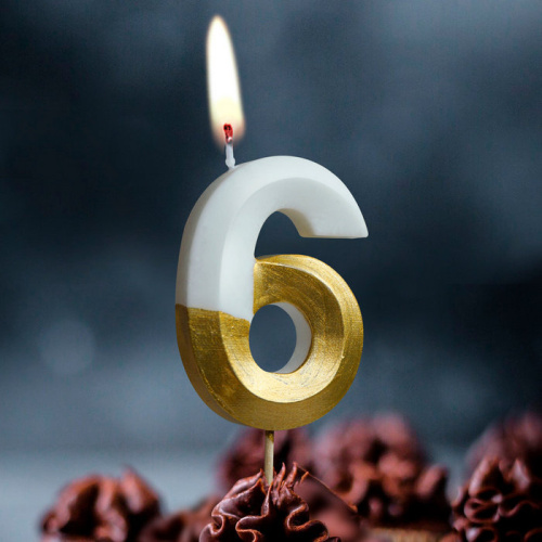 Свеча Цифра Белая с Золотом, Витая "6" на Шпажке 